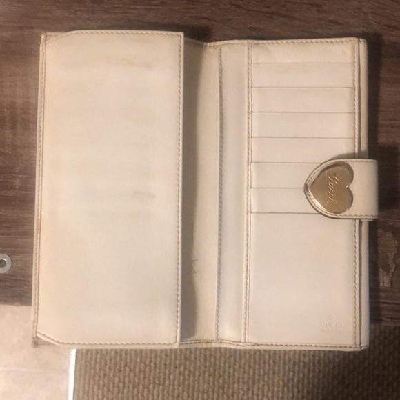 COPY - Authentic Gucci Wallet - Picture 2 of 5
